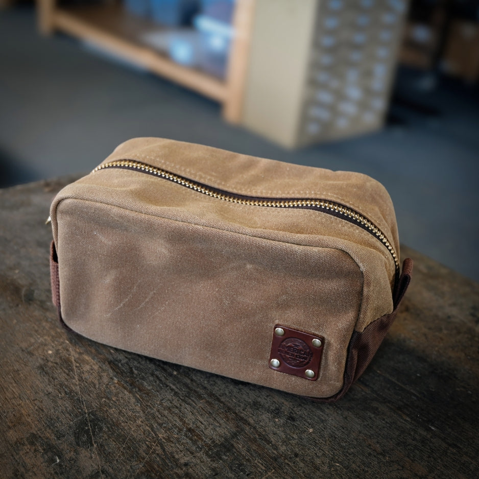 dopp kit - lifestyle photo showing zipper